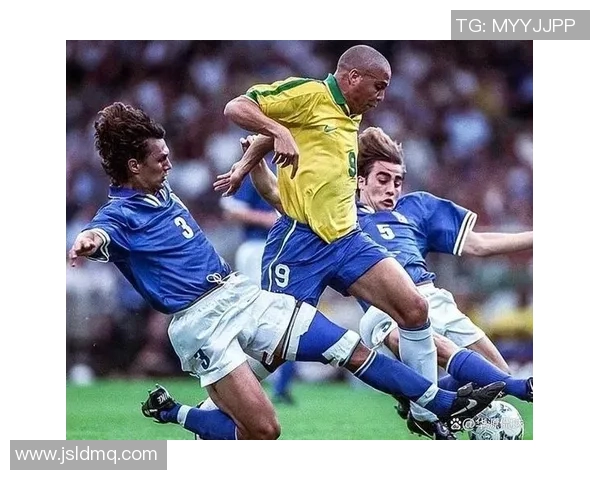 足球时代球星排名全解析 谁才是真正的足坛传奇与伟大人物 足球时代球星排名全解析 谁才是真正的足坛传奇与伟大人物