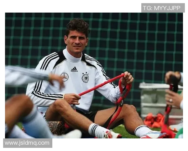 全球足球星二代颜值大排名：从小球员到大帅哥的逆袭之路